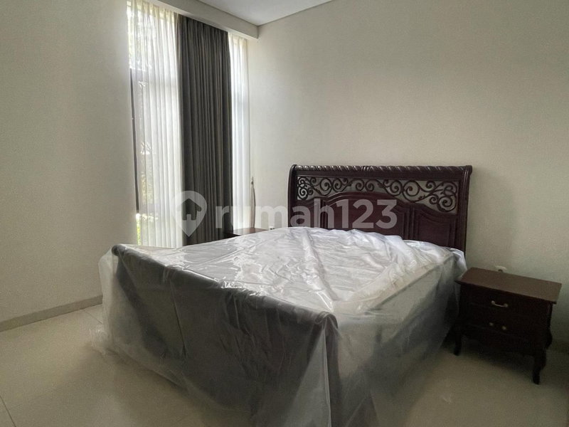 House for rent in Tangerang, Indonesia · Riding · 6 rooms, 5 baths