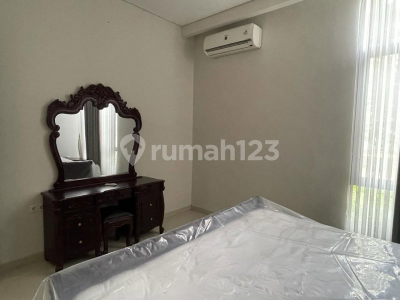 House for rent in Tangerang, Indonesia · Riding · 6 rooms, 5 baths