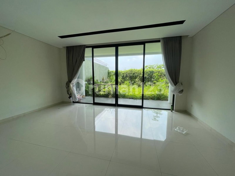 House for rent in Tangerang, Indonesia · Riding · 6 rooms, 5 baths