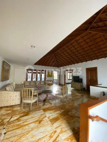 House for rent in Denpasar, Indonesia · 6 rooms, 5 baths