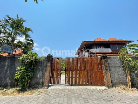 House for rent in Semarang, Indonesia · 7 rooms, 7 baths