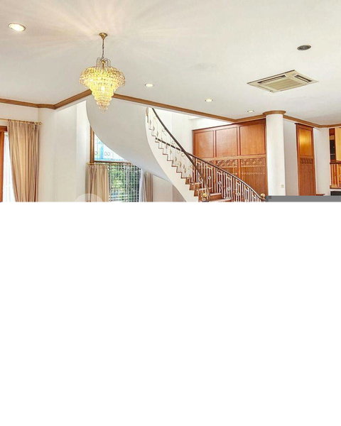 House for rent in South Jakarta, Indonesia · Kebayoran Lama · 4 rooms, 4 baths