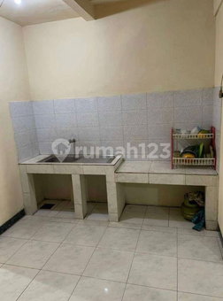 House for rent in Makassar, Indonesia · 8 rooms, 2 baths