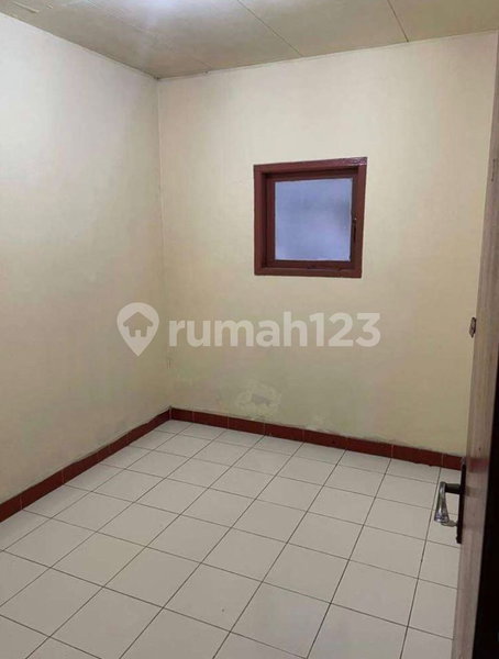 House for rent in Makassar, Indonesia · 8 rooms, 2 baths