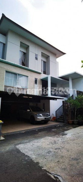 House for rent in Makassar, Indonesia · 5 rooms, 4 baths