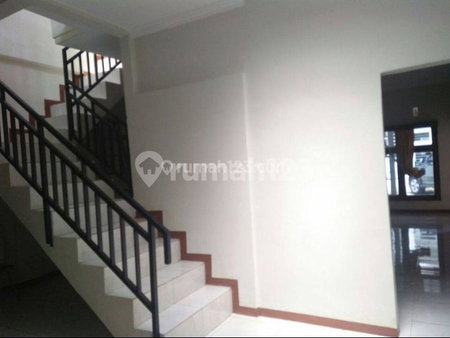 House for rent in Bandung, Indonesia · 4 rooms, 3 baths