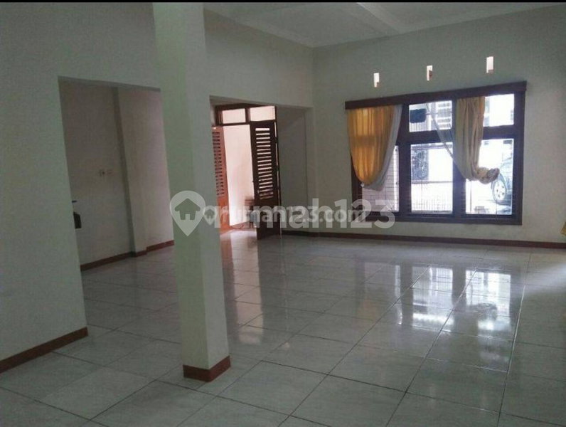 House for rent in Bandung, Indonesia · 4 rooms, 3 baths