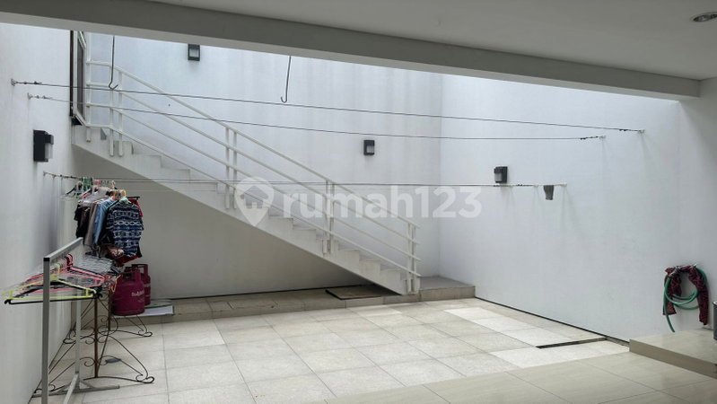 House for rent in Denpasar, Indonesia · 6 rooms, 7 baths