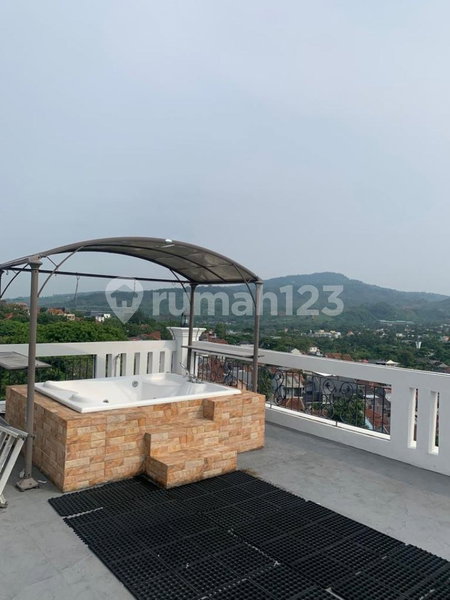 House for rent in Cibinong, Indonesia · 5 rooms, 5 baths