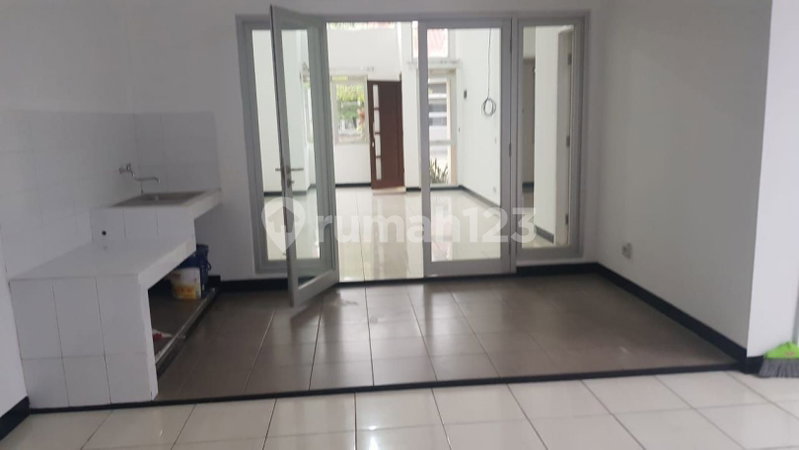 House for rent in Bandung, Indonesia · 2 rooms, 1 bath