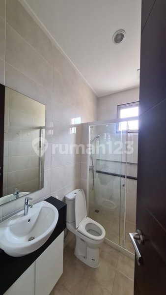 House for rent in North Jakarta, Indonesia · Penjaringan · 3 rooms, 3 baths