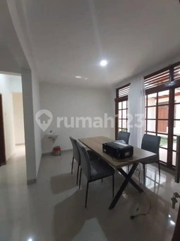 House for rent in Bandung, Indonesia · 6 rooms, 3 baths