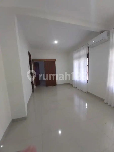 House for rent in Bandung, Indonesia · 6 rooms, 3 baths