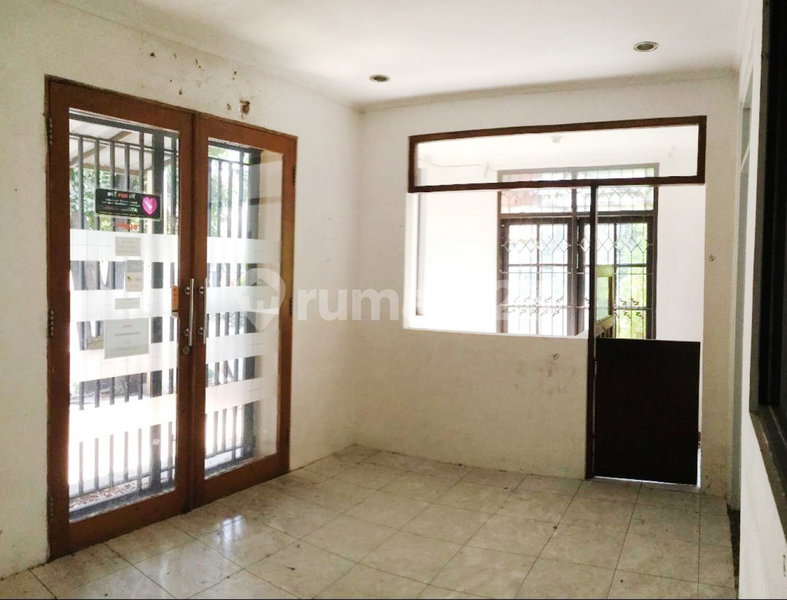 House for rent in Bandung, Indonesia · 6 rooms, 3 baths