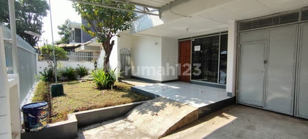 House for rent in Bandung, Indonesia · 4 rooms, 2 baths