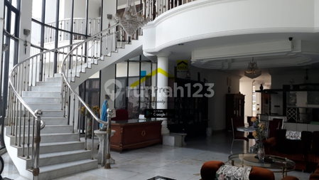 House for rent in Bandung, Indonesia · 9 rooms, 7 baths