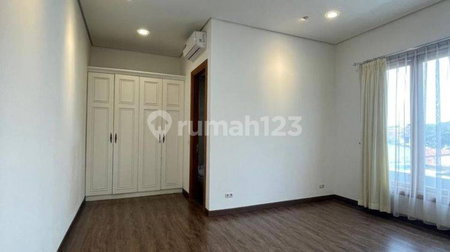 House for rent in Tangerang, Indonesia · 4 rooms, 2 baths