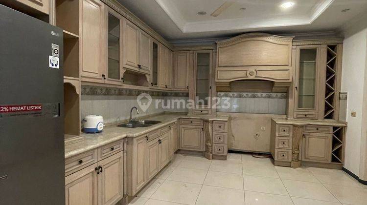 House for rent in Tangerang, Indonesia · 4 rooms, 2 baths