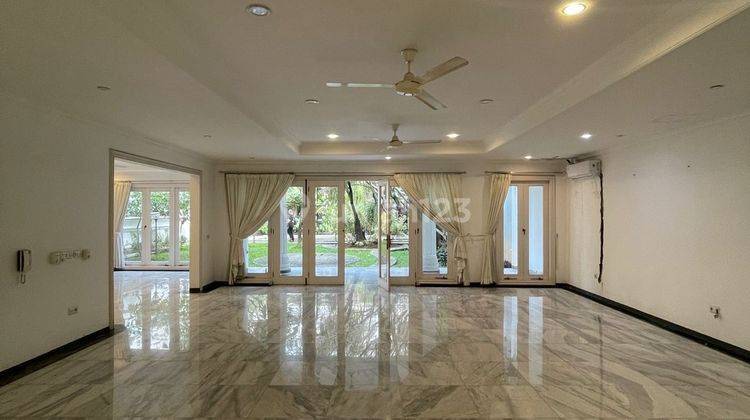 House for rent in Tangerang, Indonesia · 4 rooms, 2 baths