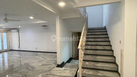 House for rent in Tangerang, Indonesia · 4 rooms, 2 baths