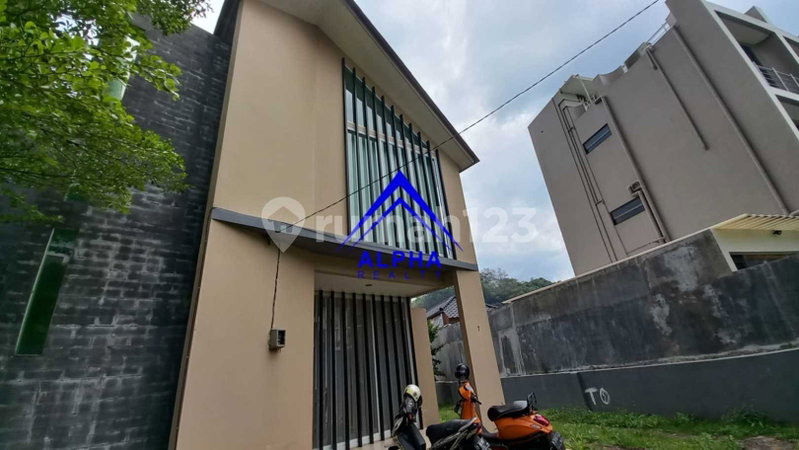 House for rent in Bandung, Indonesia · 3 rooms, 3 baths