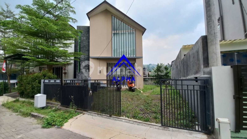 House for rent in Bandung, Indonesia · 3 rooms, 3 baths