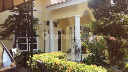 House for rent in Bandung, Indonesia · 4 rooms, 3 baths