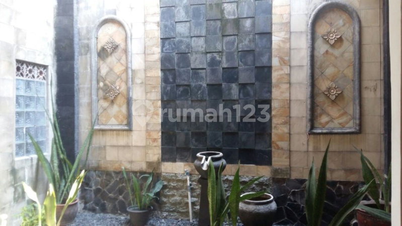 House for rent in Bandung, Indonesia · 4 rooms, 3 baths