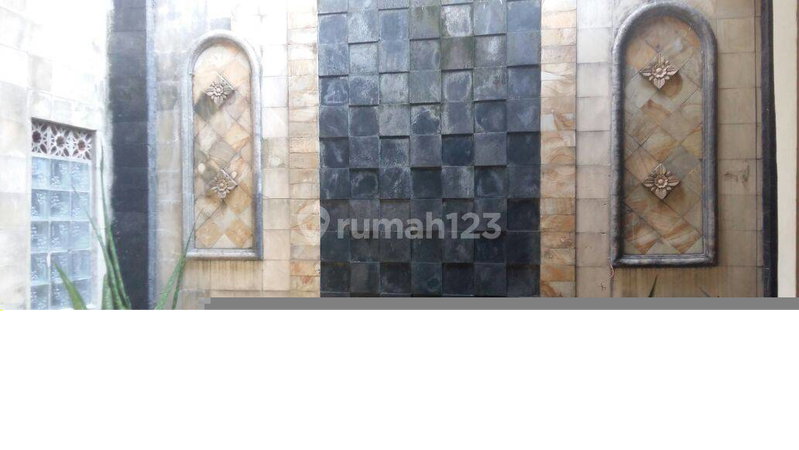 House for rent in Bandung, Indonesia · 4 rooms, 3 baths