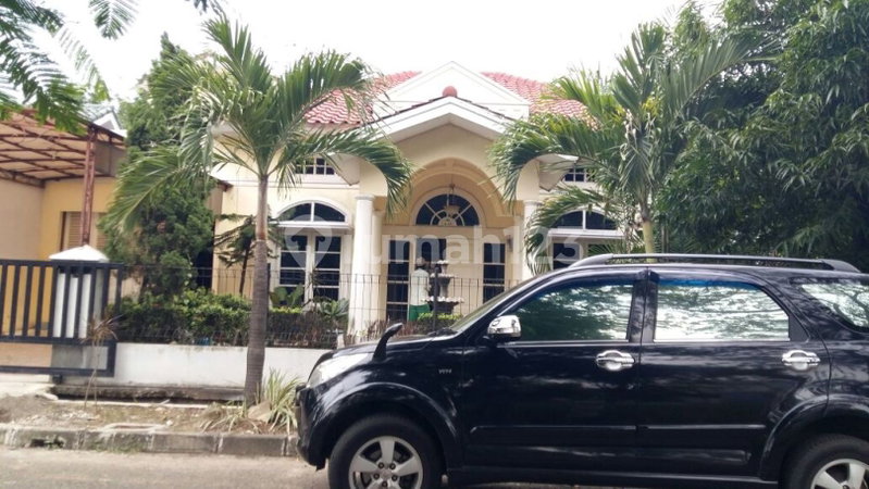 House for rent in Bandung, Indonesia · 4 rooms, 3 baths