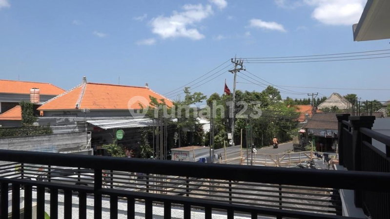 House for rent in Surabaya, Indonesia · 3 rooms, 3 baths