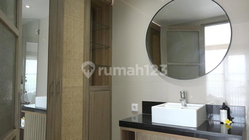 House for rent in Surabaya, Indonesia · 3 rooms, 3 baths