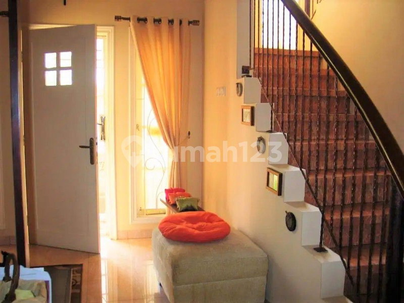 House for rent in Surabaya, Indonesia · 3 rooms, 3 baths