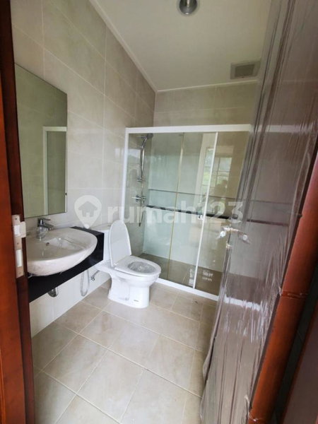 House for rent in Surabaya, Indonesia · 3 rooms, 3 baths