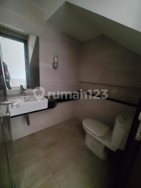 House for rent in Surabaya, Indonesia · 3 rooms, 3 baths