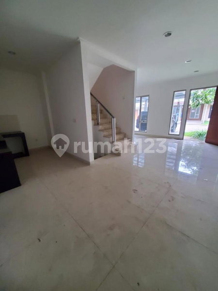 House for rent in Surabaya, Indonesia · 3 rooms, 3 baths