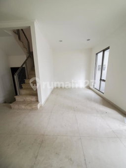 House for rent in Surabaya, Indonesia · 3 rooms, 3 baths