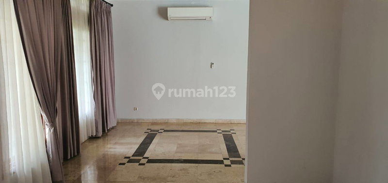 House for rent in Semarang, Indonesia · 5 rooms, 6 baths