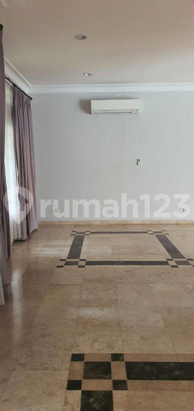 House for rent in Semarang, Indonesia · 5 rooms, 6 baths