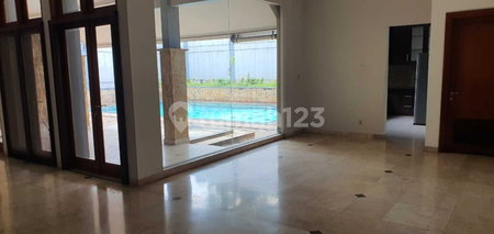 House for rent in Semarang, Indonesia · 5 rooms, 6 baths
