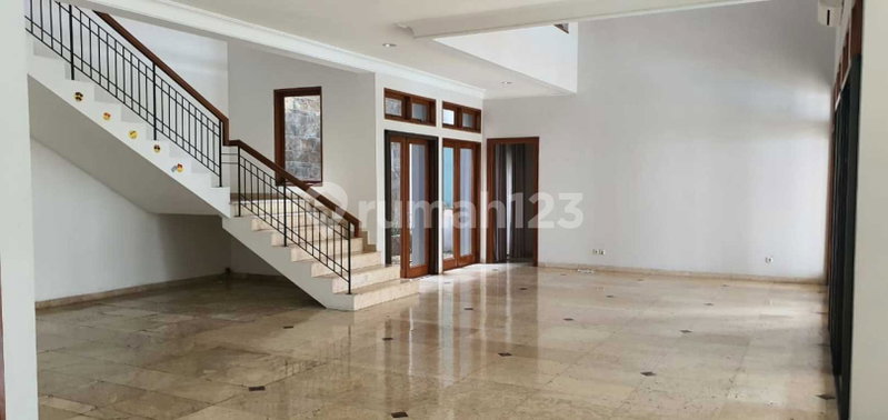 House for rent in Semarang, Indonesia · 5 rooms, 6 baths