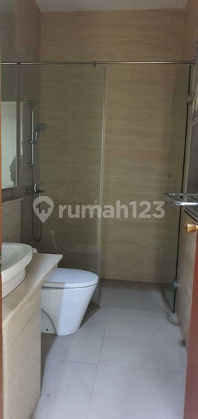 House for rent in Semarang, Indonesia · 5 rooms, 6 baths