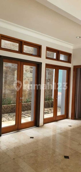 House for rent in Semarang, Indonesia · 5 rooms, 6 baths
