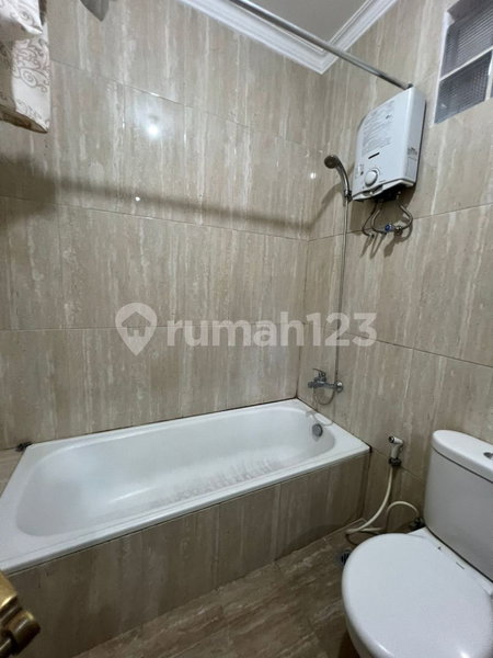 House for rent in Medan, Indonesia · 4 rooms, 3 baths