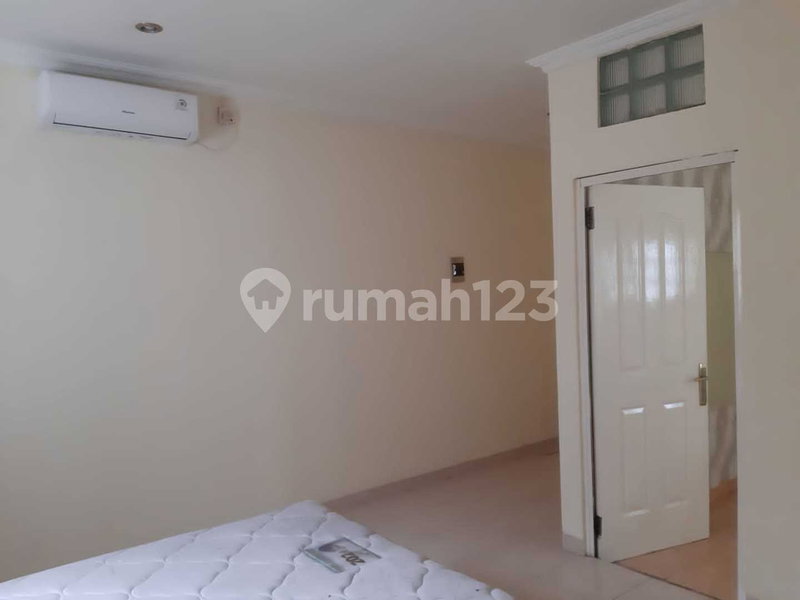 House for rent in Semarang, Indonesia · 3 rooms, 2 baths