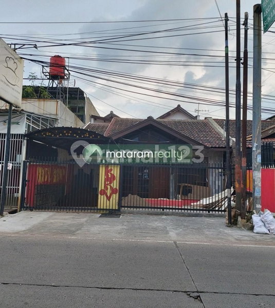 House for rent in Semarang, Indonesia · 5 rooms, 2 baths
