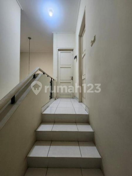 House for rent in South Jakarta, Indonesia · Kebayoran Lama · 3 rooms, 3 baths