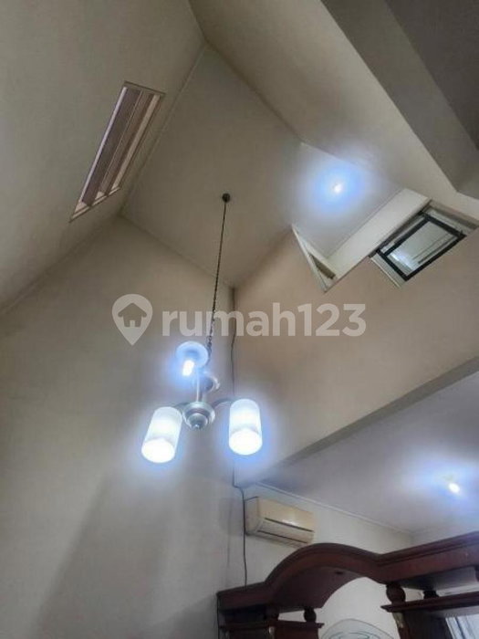 House for rent in South Jakarta, Indonesia · Kebayoran Lama · 3 rooms, 3 baths