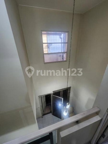 House for rent in South Jakarta, Indonesia · Kebayoran Lama · 3 rooms, 3 baths