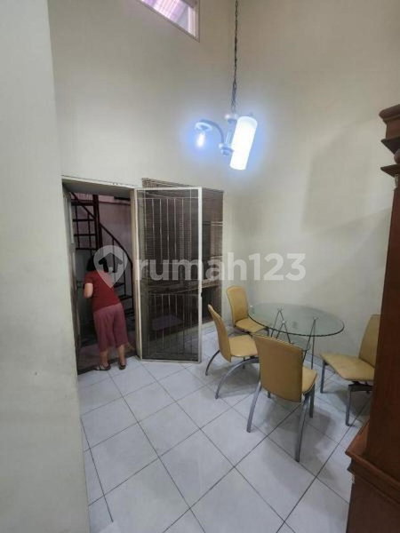 House for rent in South Jakarta, Indonesia · Kebayoran Lama · 3 rooms, 3 baths
